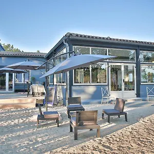  Hotel Restaurant Les Lavandins Francia
